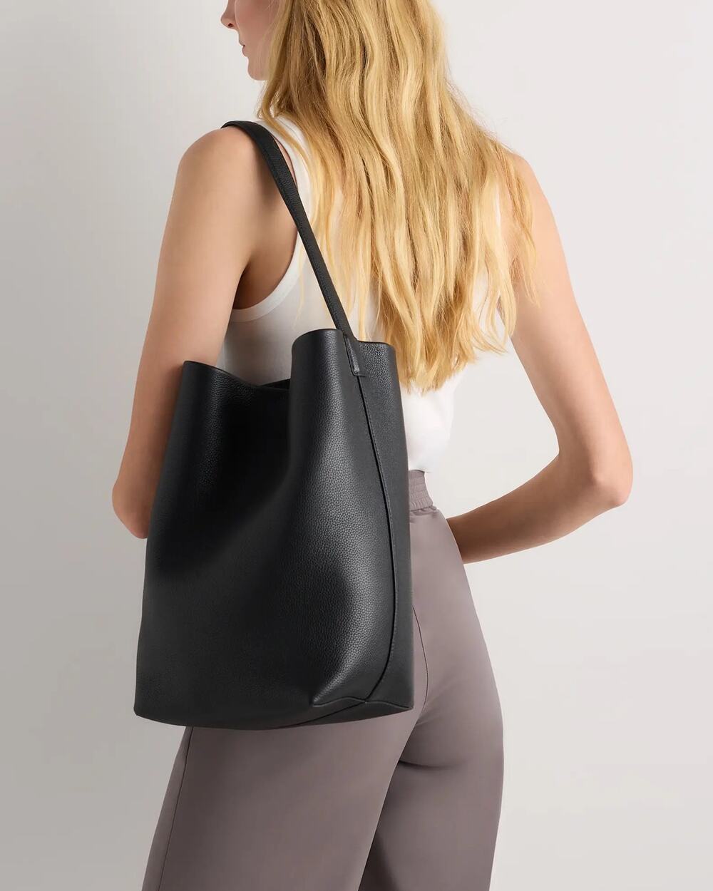 Quince Penelope Large Shoulder Bag Tote Pebbled Leather Black Oversized $168